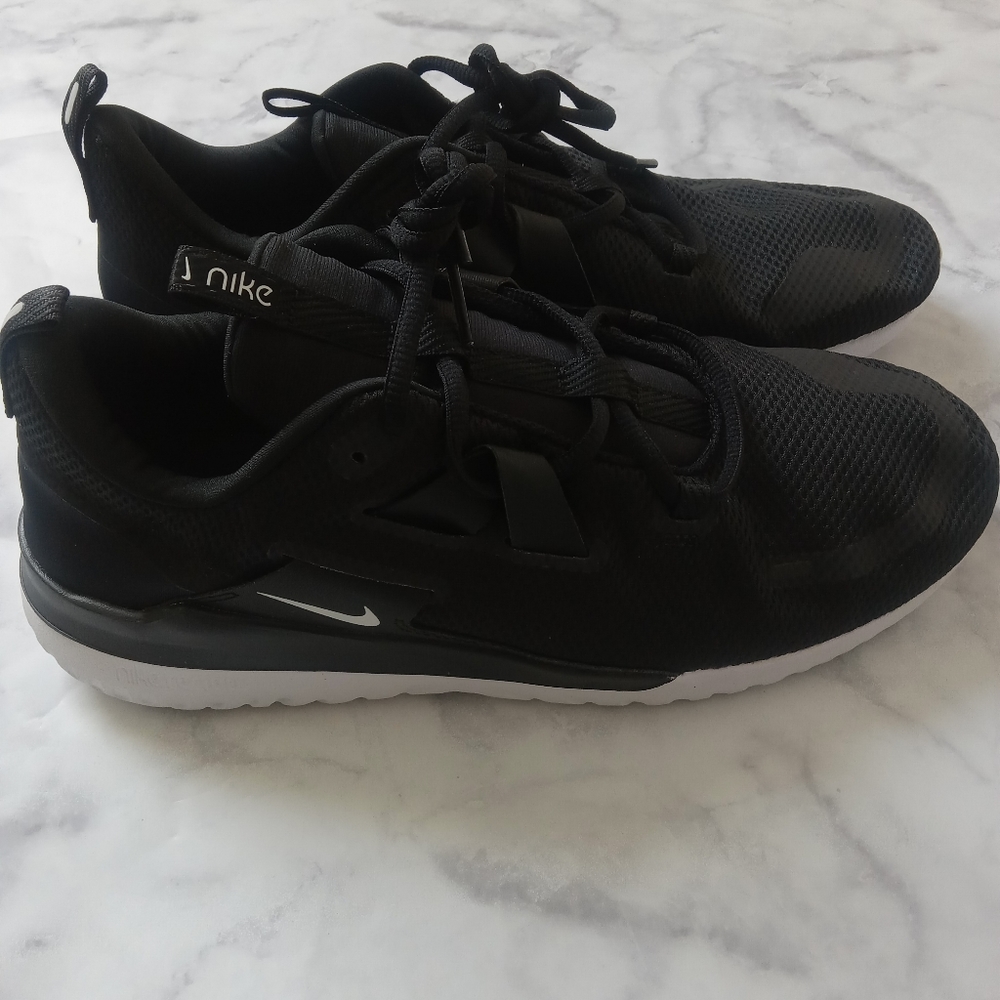 Mens Black Nike renew size 11